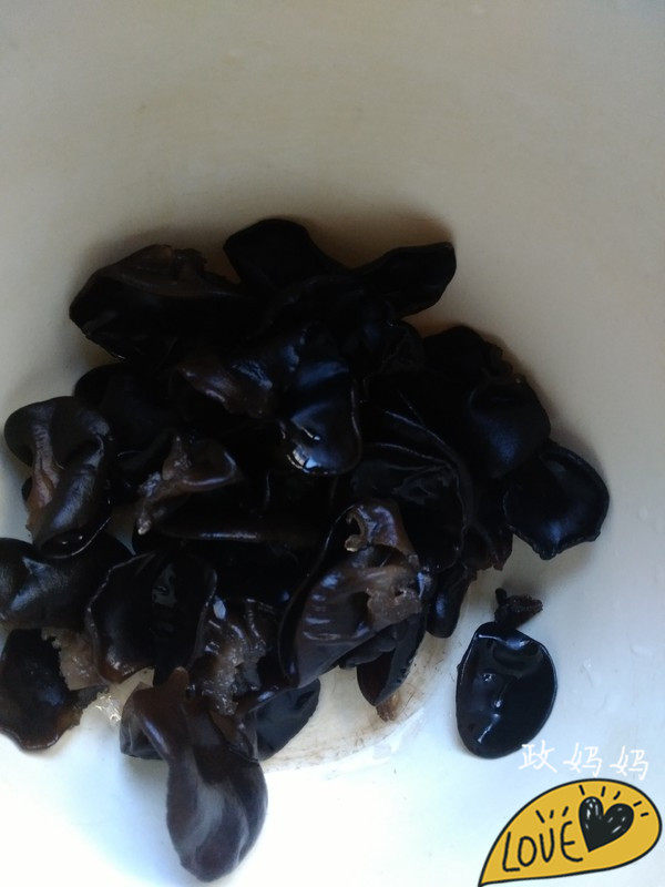 韭菜木耳炒鸡蛋