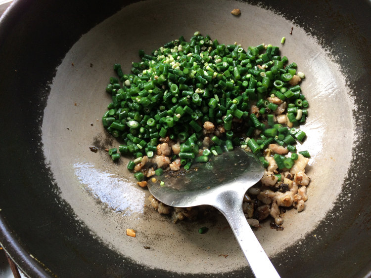 橄榄菜豆角炒肉丁