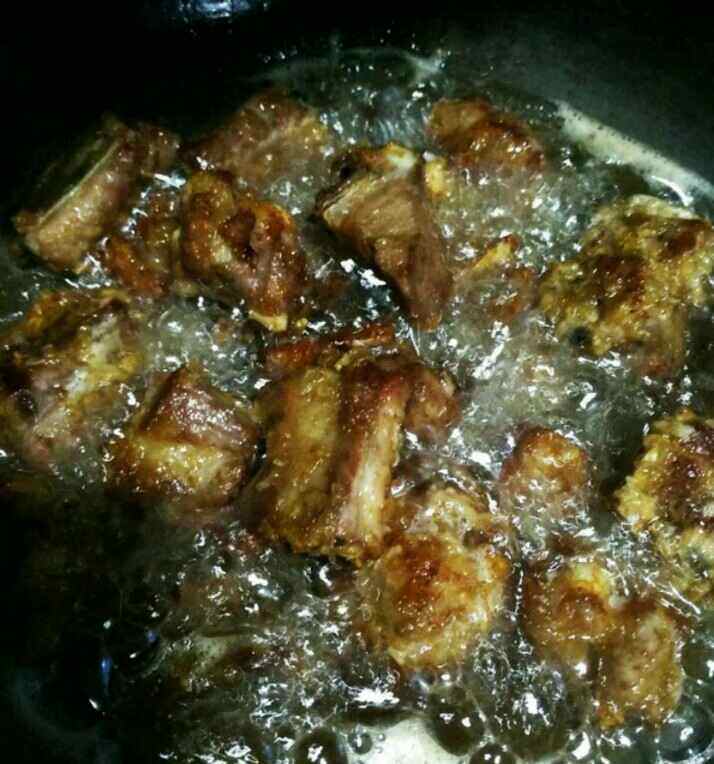 蒜香椒盐排骨