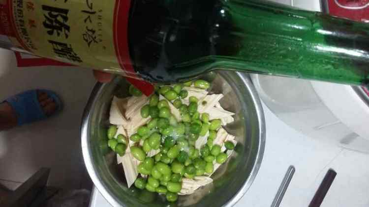 凉拌毛豆腐竹