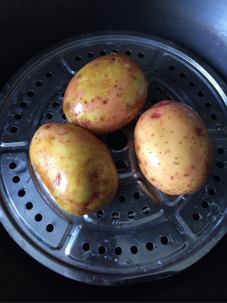葡萄干土豆饼