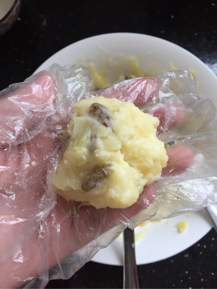 葡萄干土豆饼