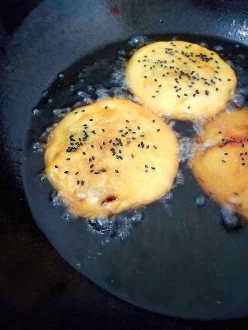 黑芝麻糯米豆沙饼