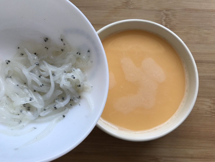 银鱼蒸蛋