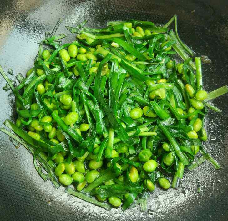 韭菜炒毛豆