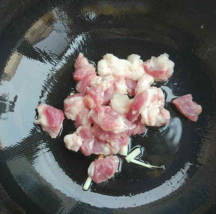 五花肉炒土豆片