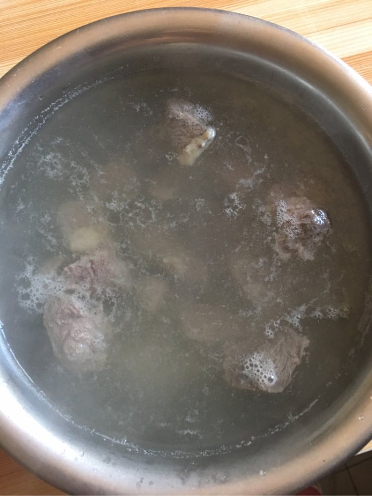 牛肉土豆杏鲍菇焖卷子