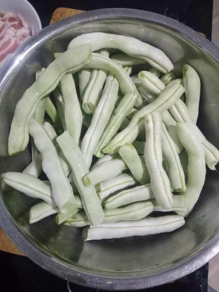 五花肉粉条炖豆角