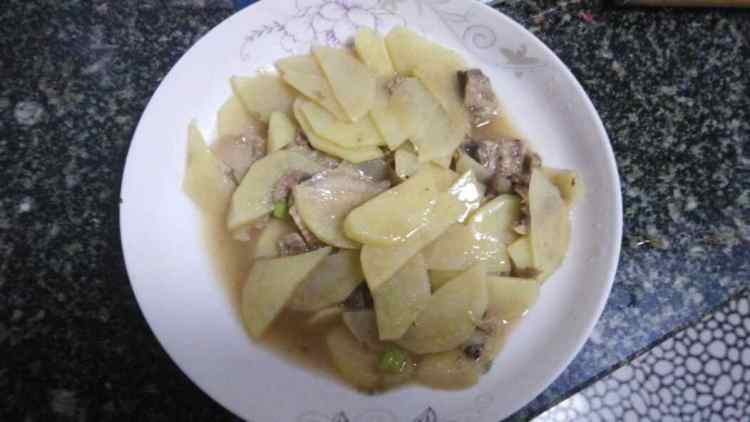 土豆片炒牛肚