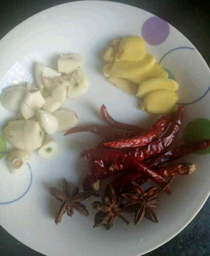 土豆炖鸡肉