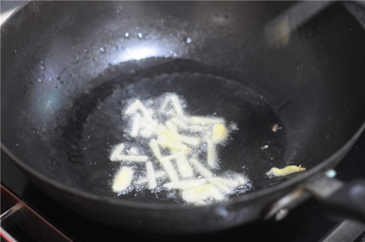 紫苏炒排骨