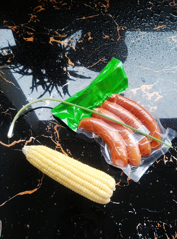 脆皮肠炒玉米粒