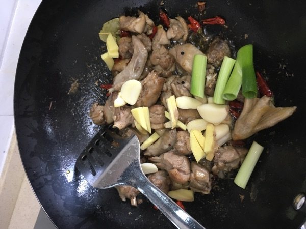 麻辣干煸鸭肉