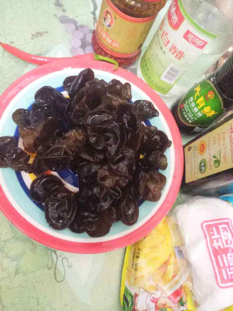 红油木耳