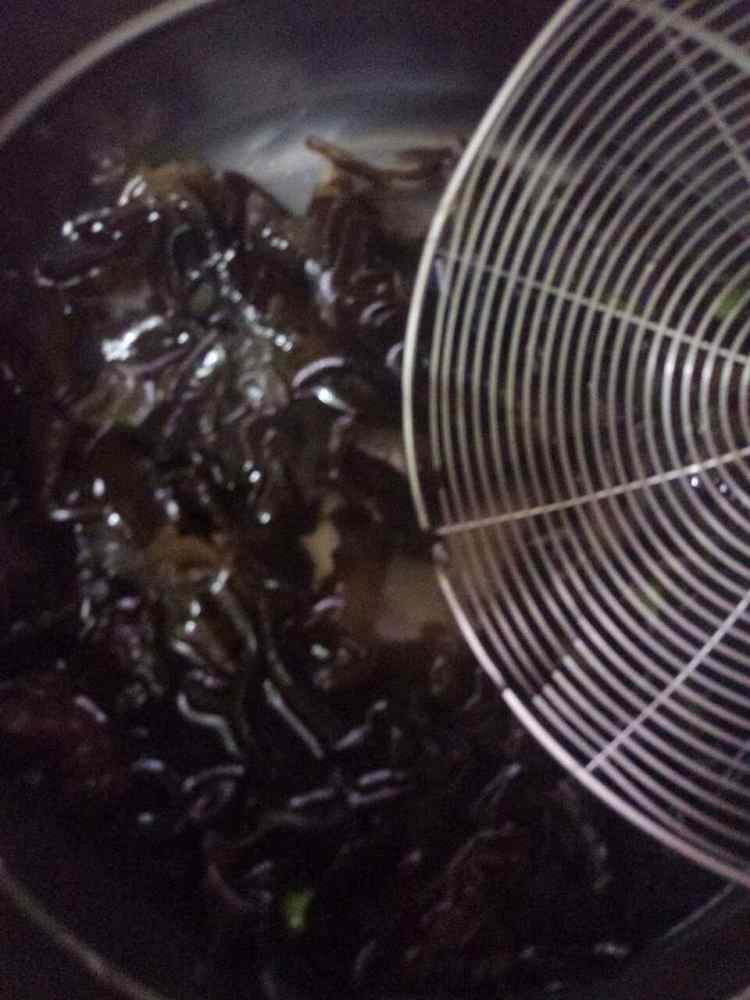 红油木耳