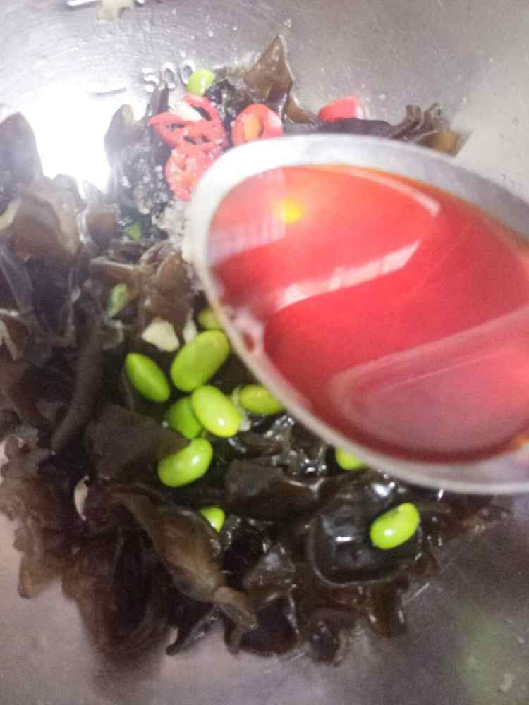 红油木耳