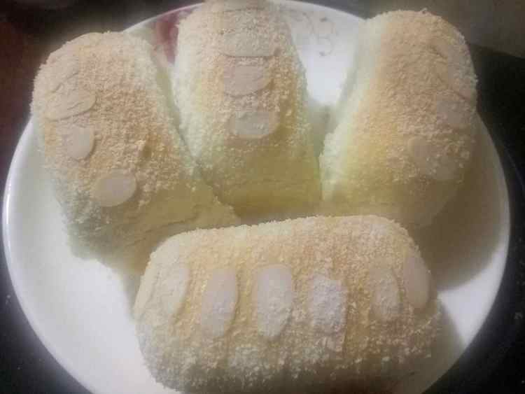椰蓉红豆面包