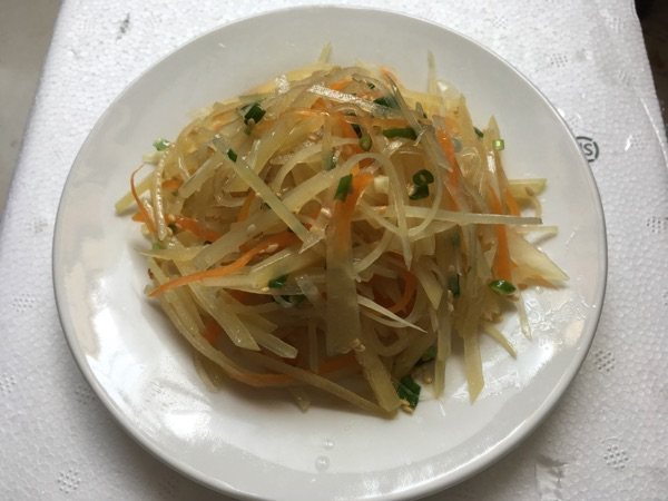 芝麻蒜蓉土豆丝