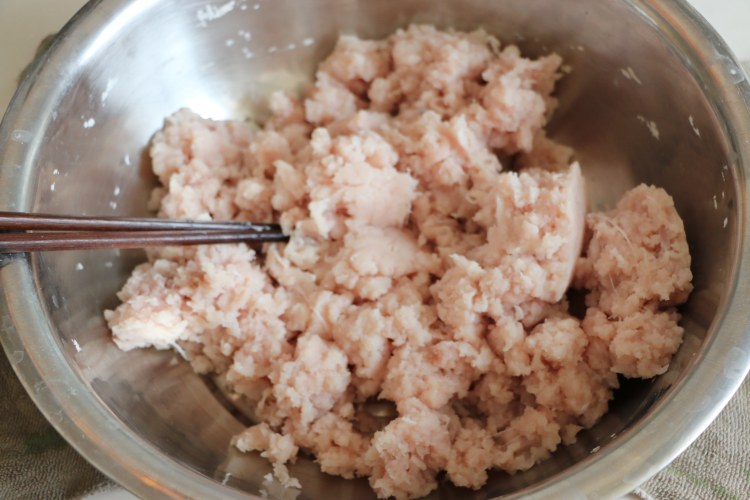 鲢鱼肉水饺