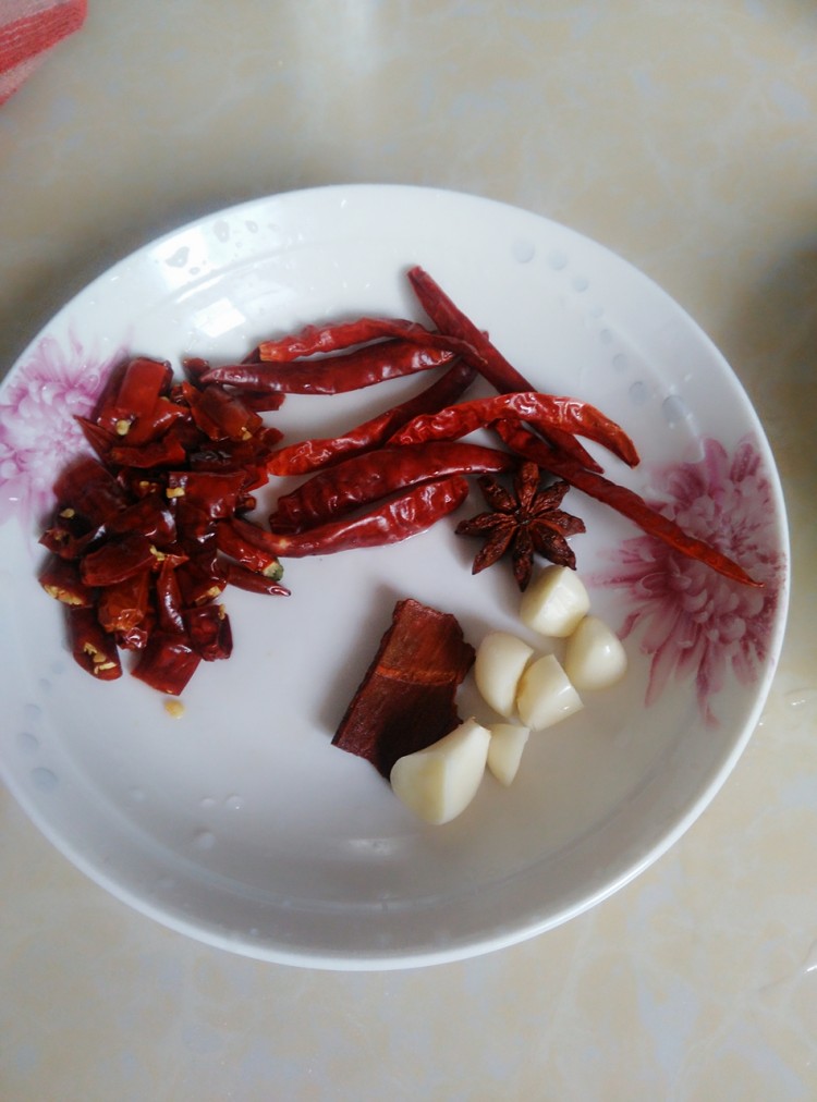 吮指鸡爪