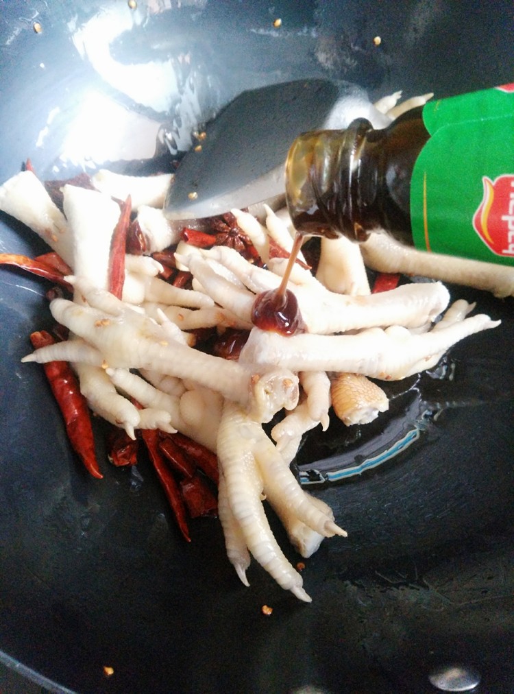 吮指鸡爪