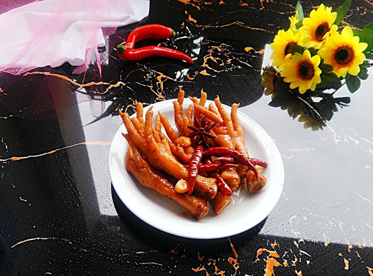 吮指鸡爪