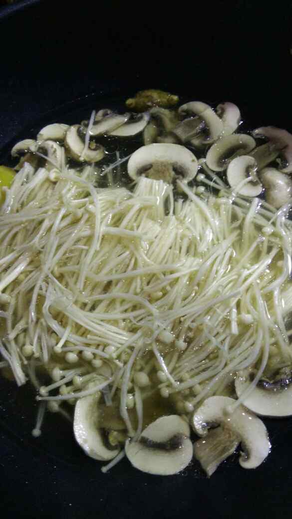 豆苗蘑菇汤