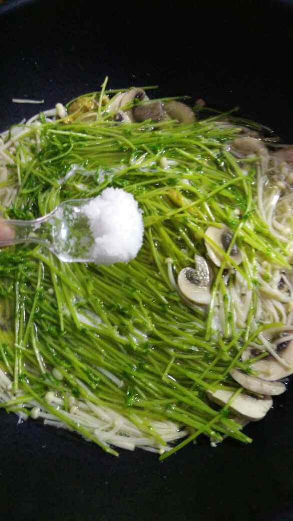 豆苗蘑菇汤
