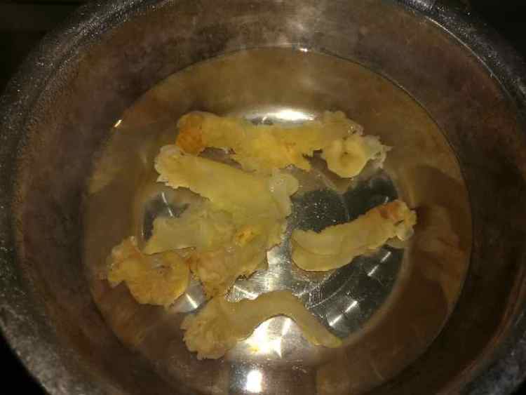 花生玉米猪脚汤