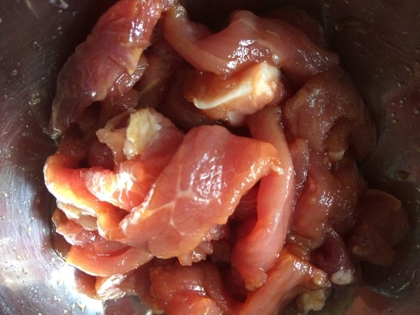 红萝卜炒肉