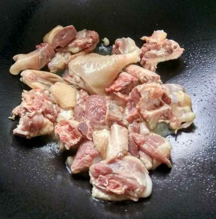 酸菜炖鸭肉