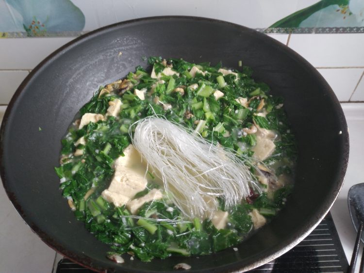 小白菜炖冻豆腐