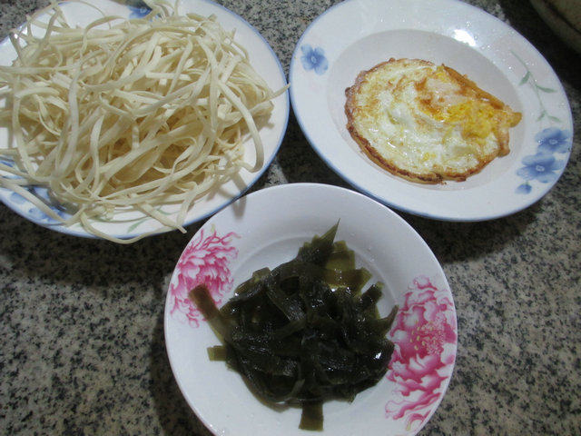 鸡蛋海带汤面