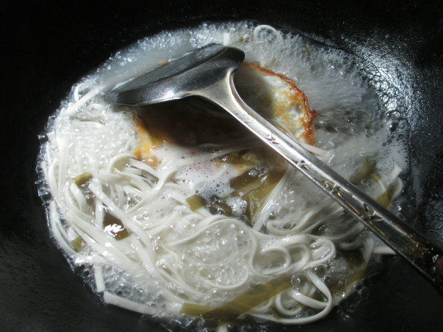 鸡蛋海带汤面