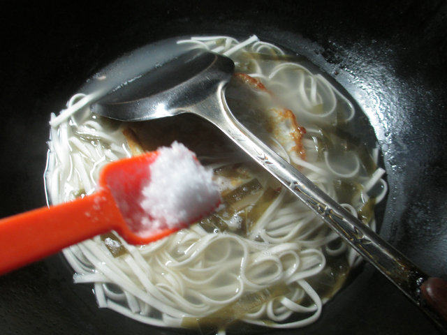 鸡蛋海带汤面