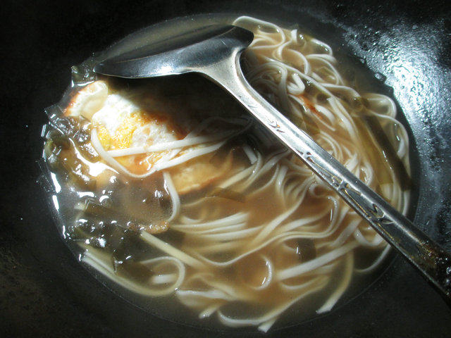 鸡蛋海带汤面