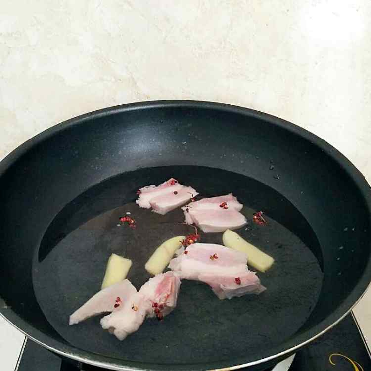 豇豆卤肉闷饭