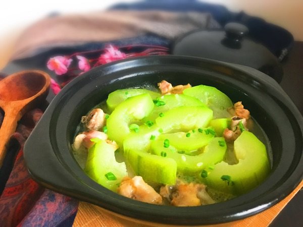 咸骨节瓜煲