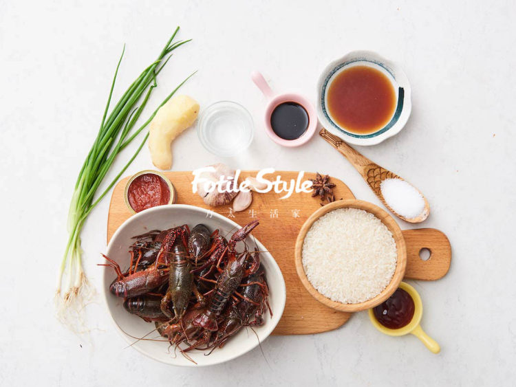 小龙虾盖饭