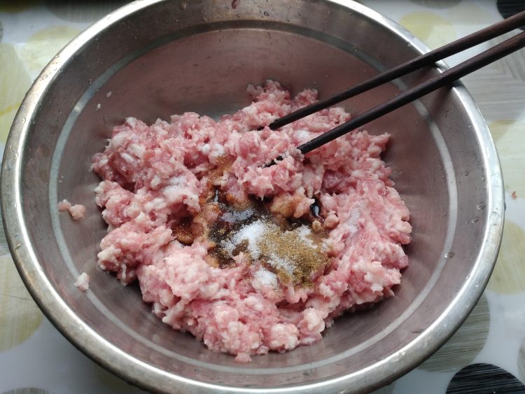 鲜肉苋菜包子