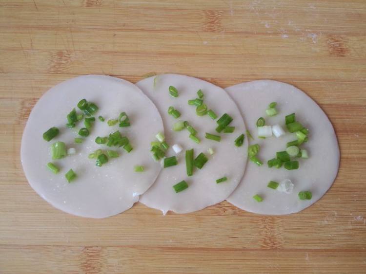 饺子皮葱油饼