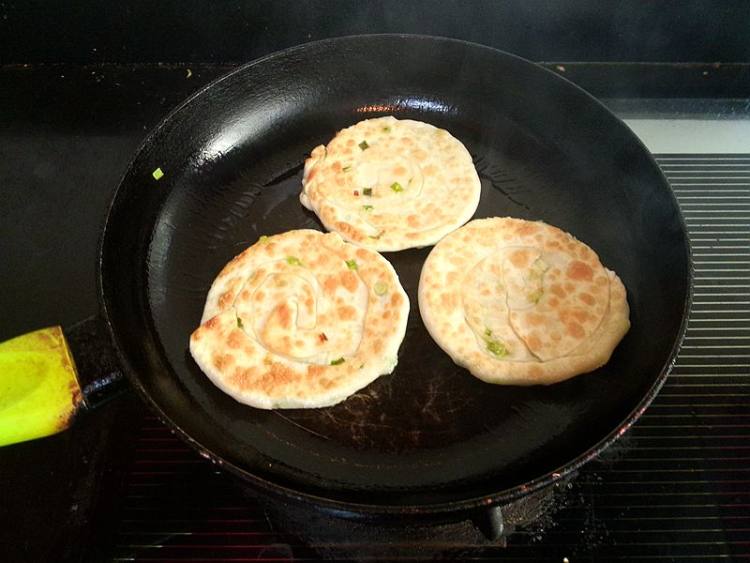 饺子皮葱油饼