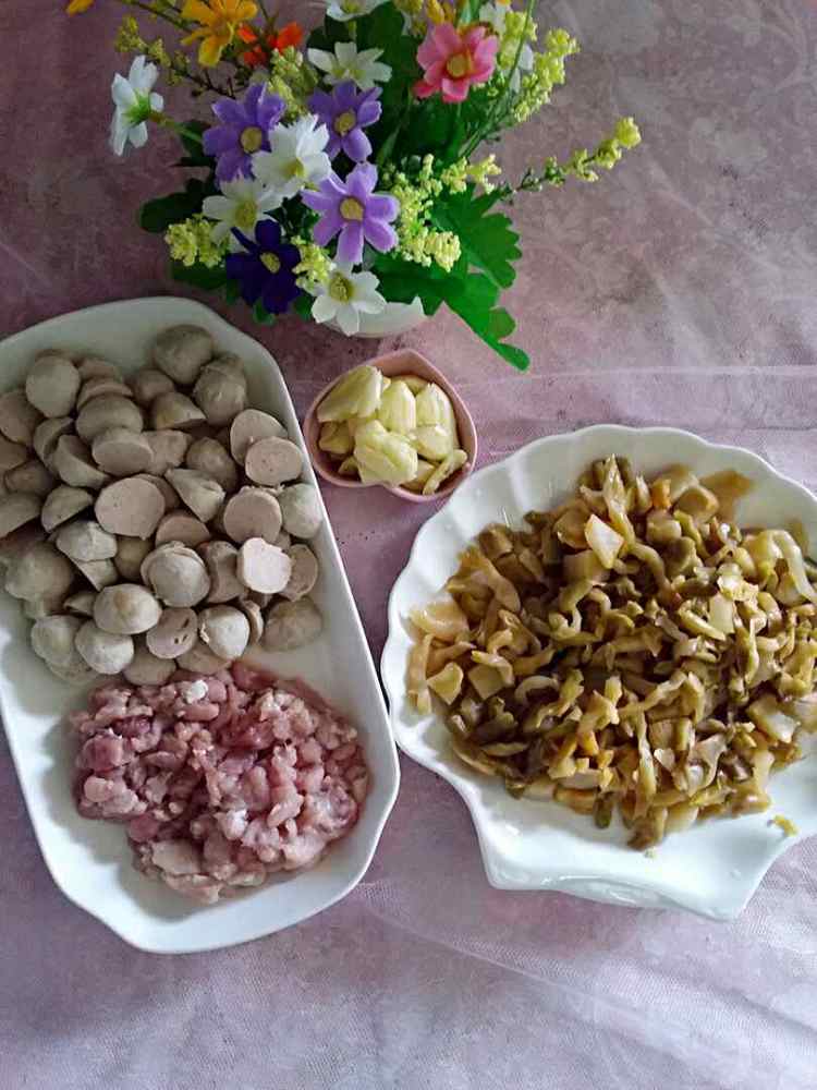 榨菜肉丝炒肉丸
