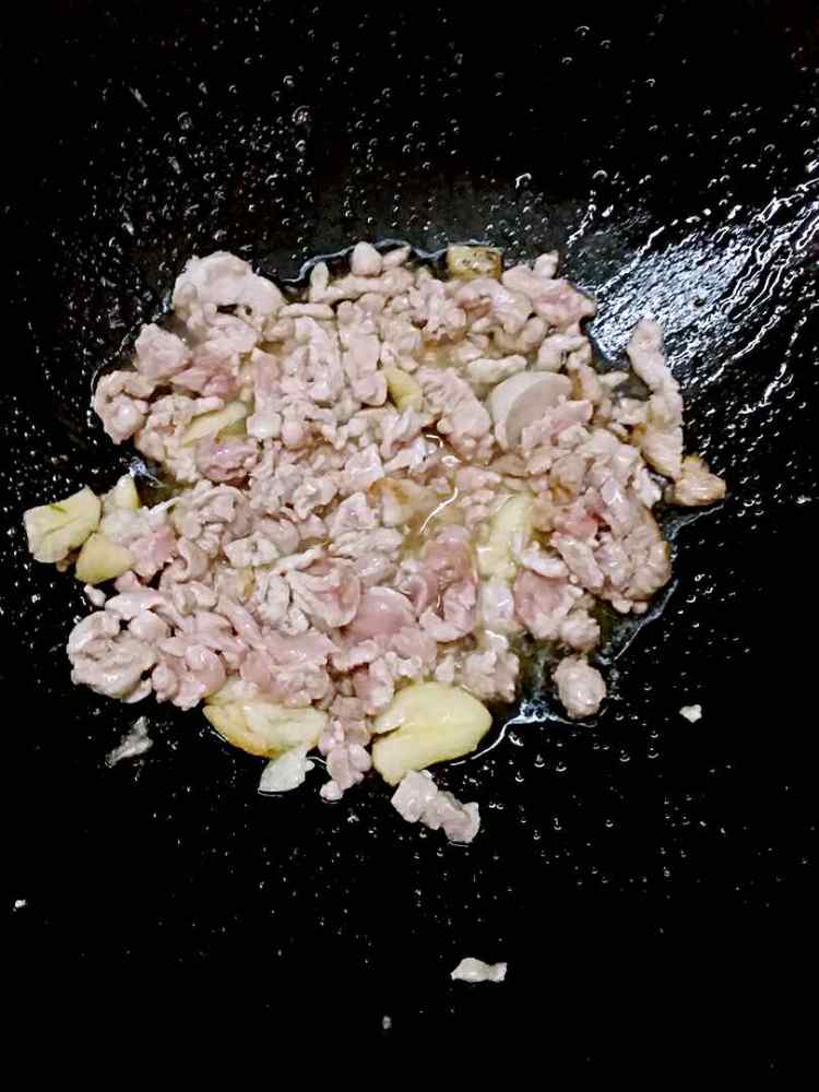榨菜肉丝炒肉丸