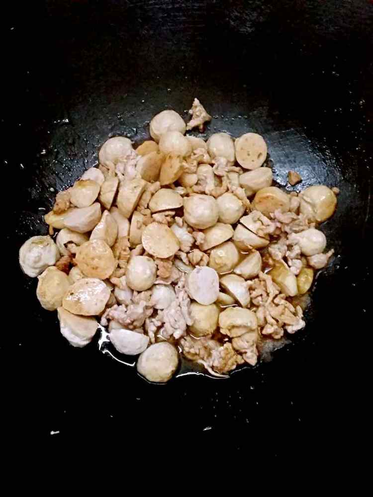 榨菜肉丝炒肉丸