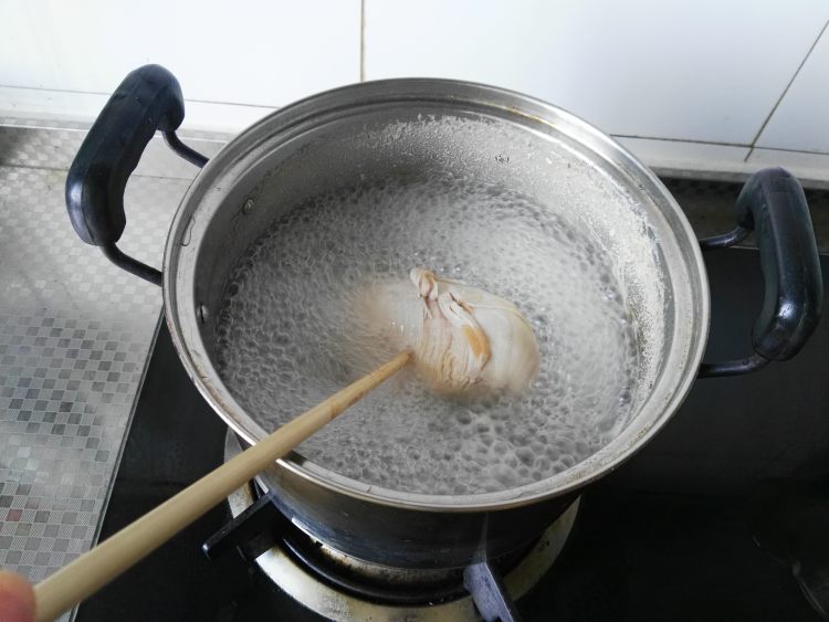 香辣鸡丝凉面