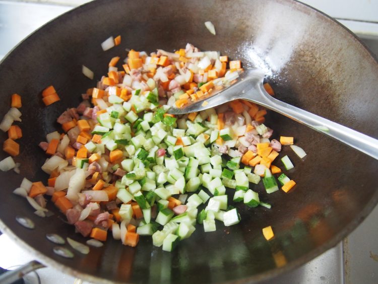 罗勒肠牛肉炒饭