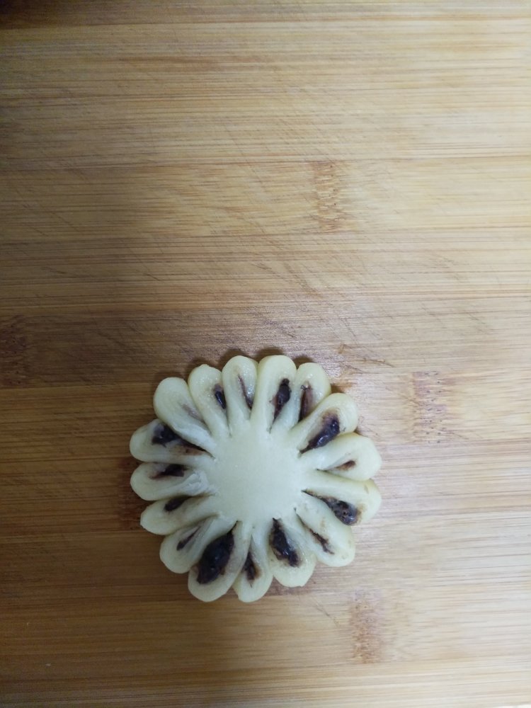 豆沙菊花酥