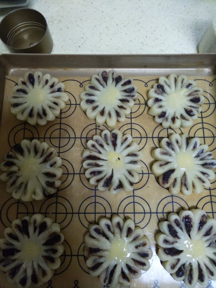 豆沙菊花酥