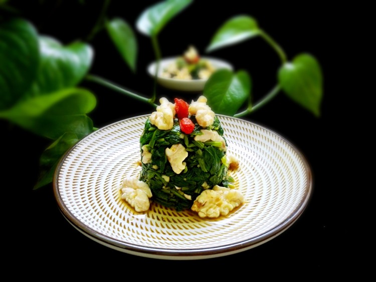 鲜核桃菠菜塔
